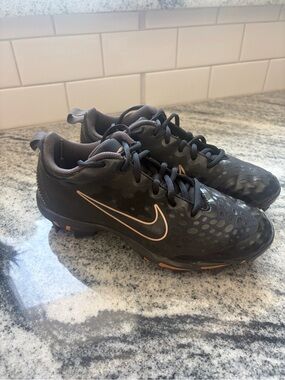 Nike FastFlex Black Cleats with Rose Gold Swoosh Accent Sz 7.5